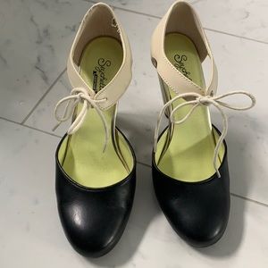 Seychelles black and white tie front heels